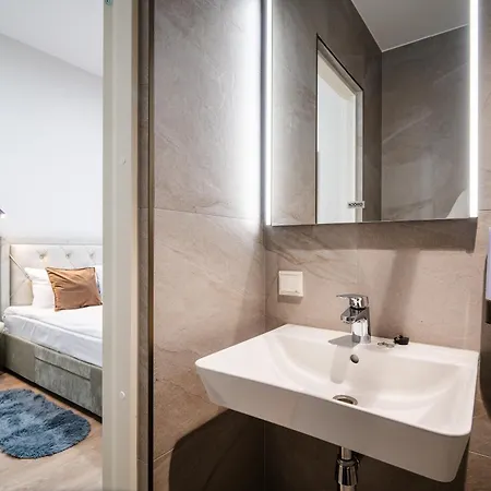 Airport-bus - 13 North - Comfort 7 Apartmán Tallinn